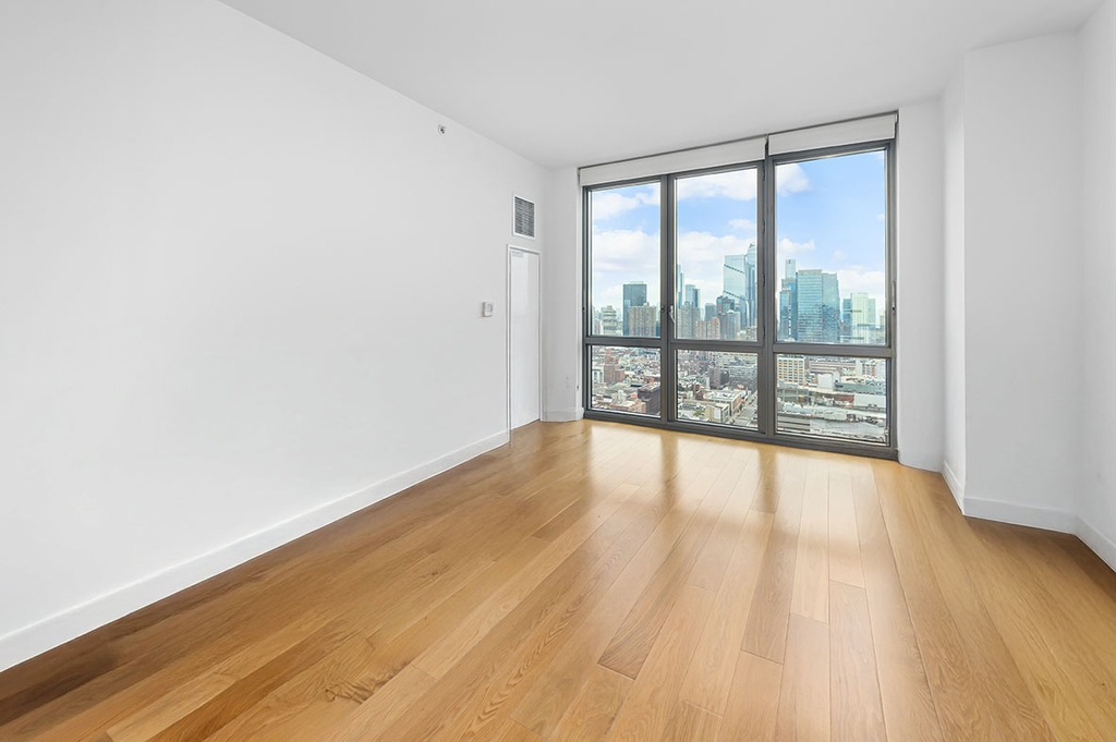 West 56th & 11th Ave - Photo 0