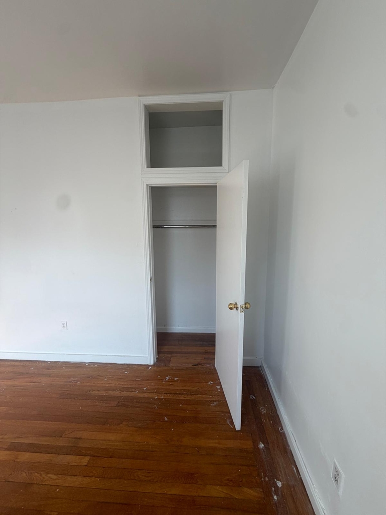 West 179th Street - Photo 4