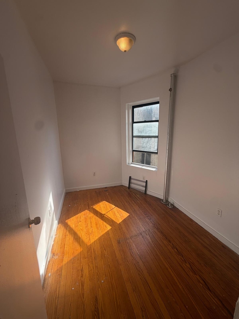 West 179th Street - Photo 5