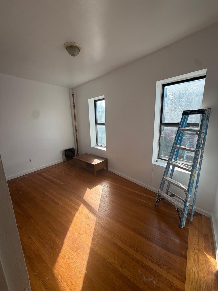 West 179th Street - Photo 3