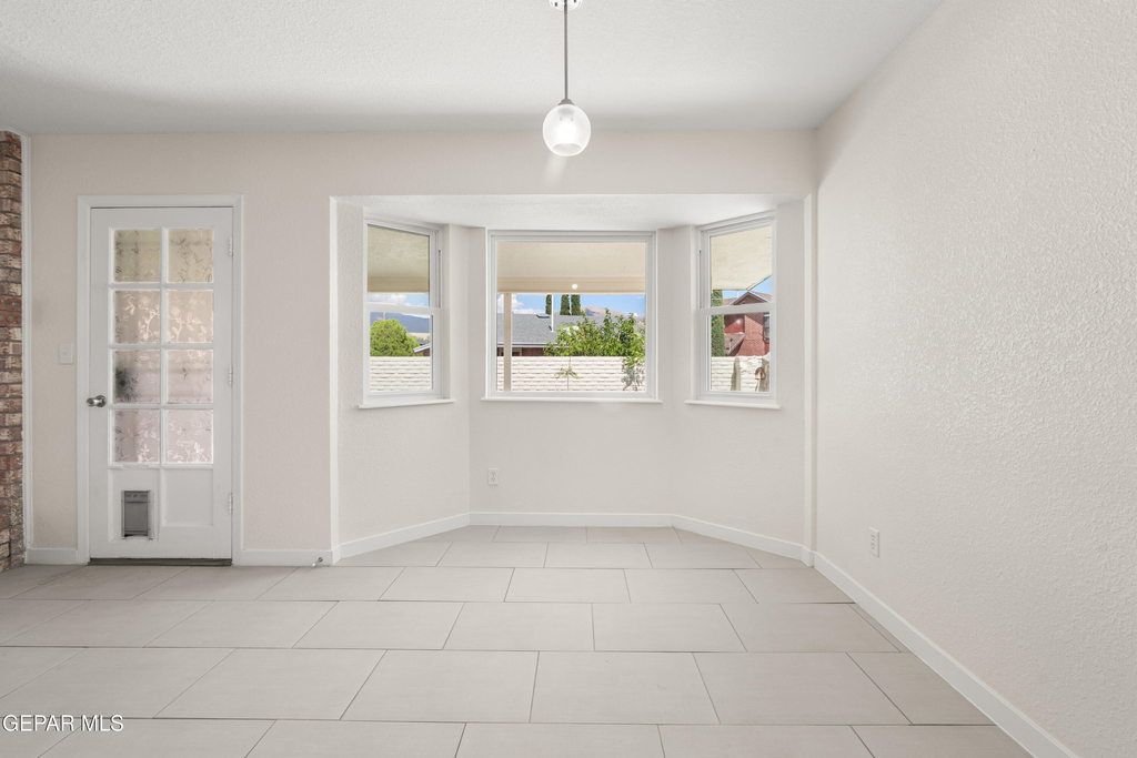 936 Oneida Drive - Photo 6