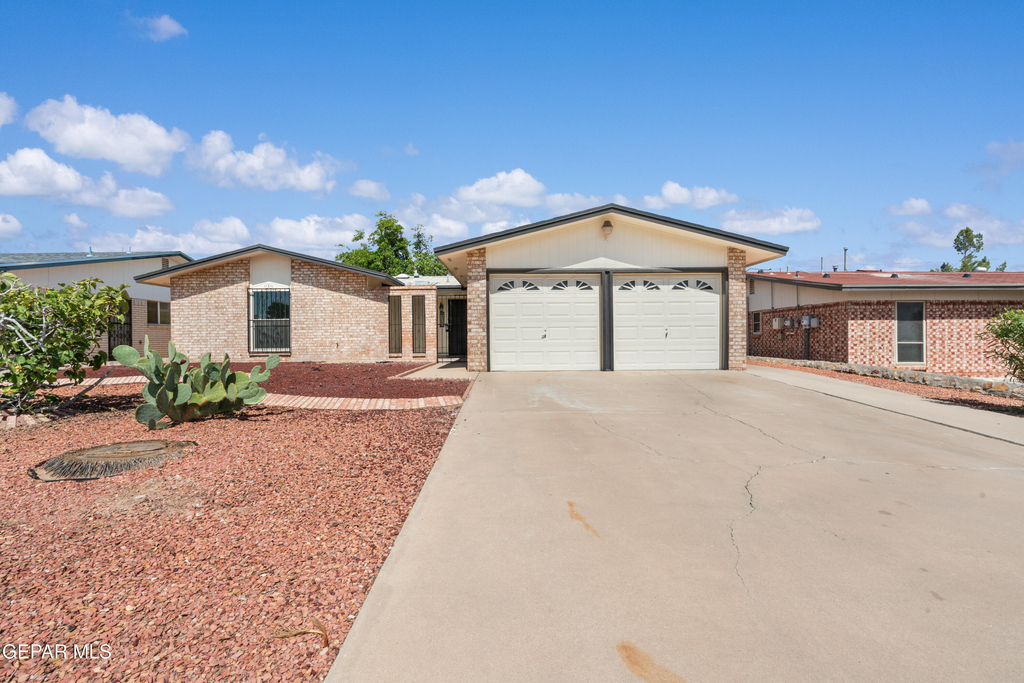936 Oneida Drive - Photo 0