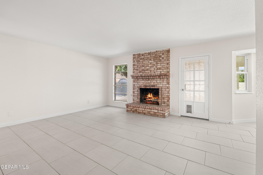 936 Oneida Drive - Photo 3