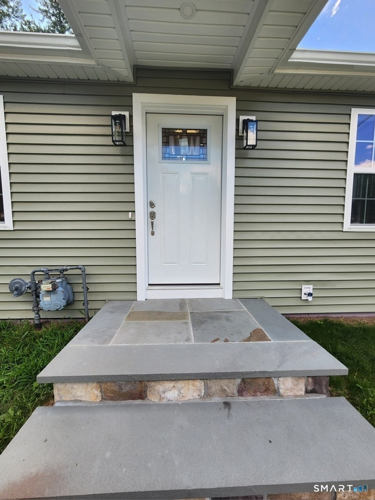 44 Rosewood Avenue - Photo 0