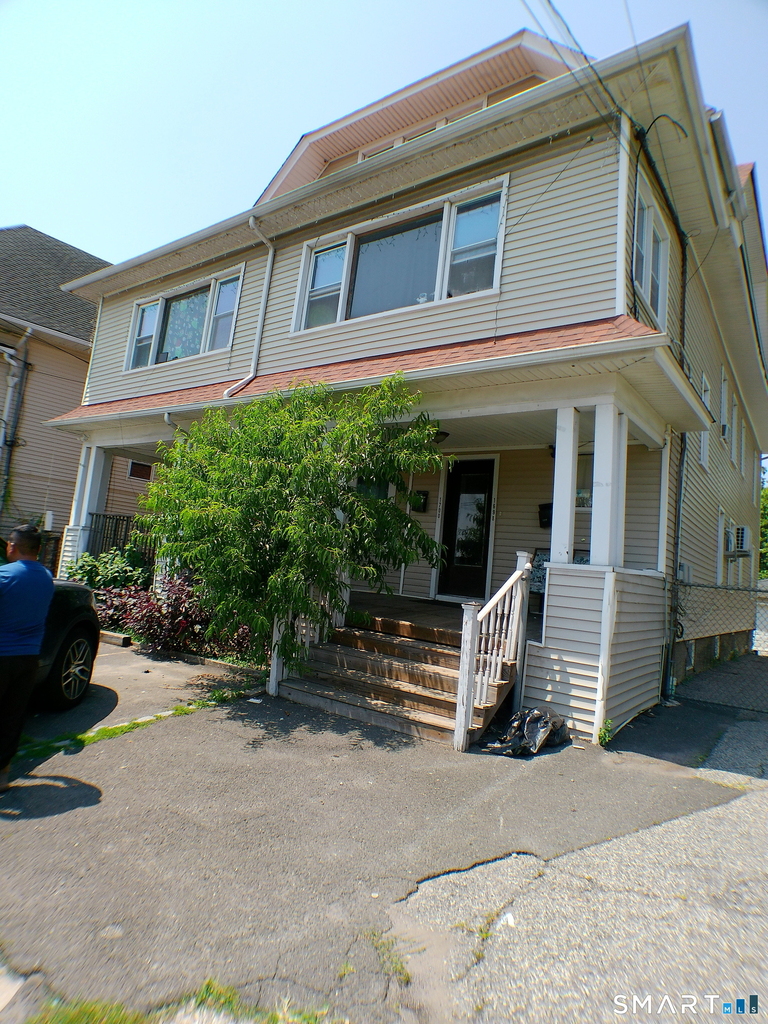 1698 North Avenue - Photo 0