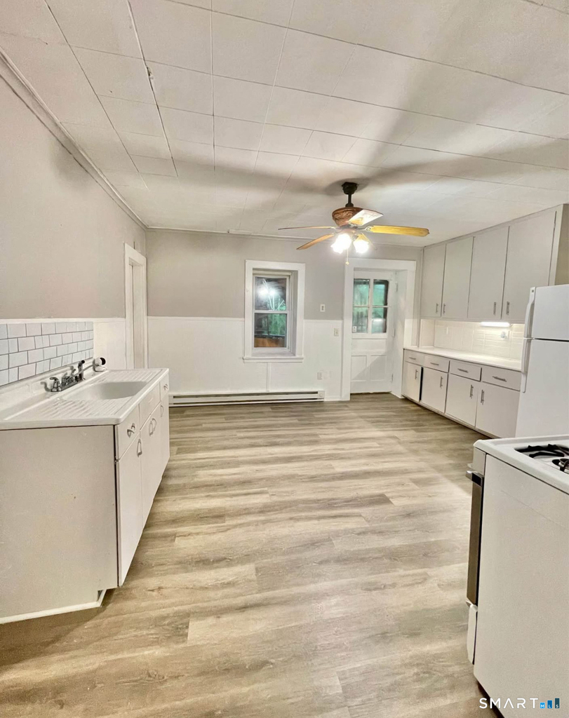 449 Wilson Street - Photo 2