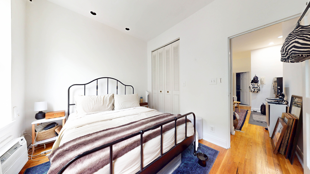 330 East 93rd Street - Photo 6