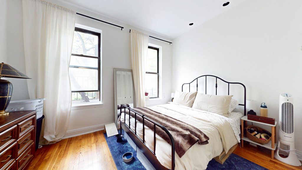 330 East 93rd Street - Photo 4
