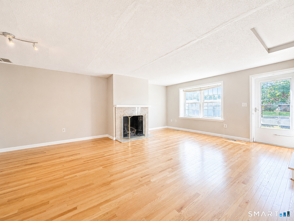 8 Barrington Drive - Photo 10