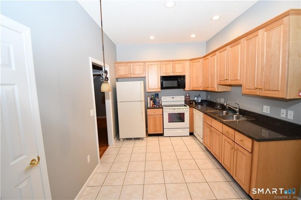 39 Ives Street - Photo 8