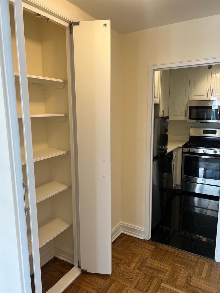 888 8th Avenue / W 52nd St - Photo 4