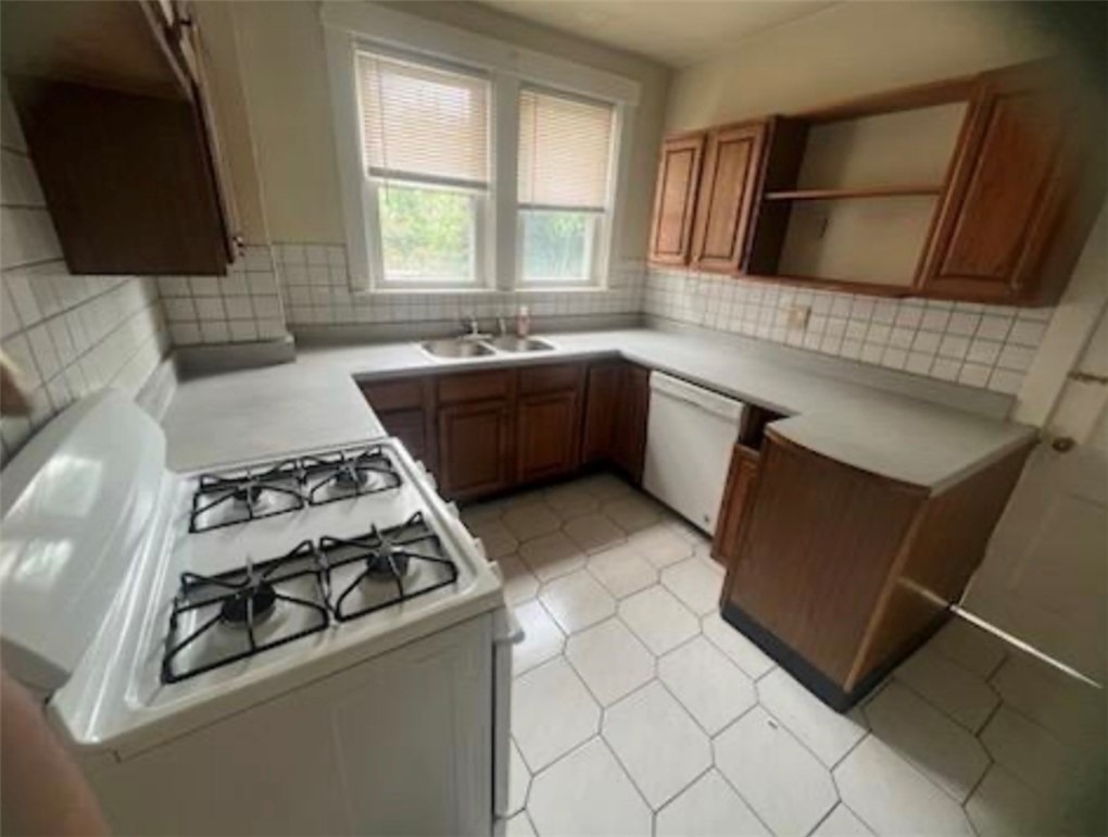 143 The Blvd - Photo 1