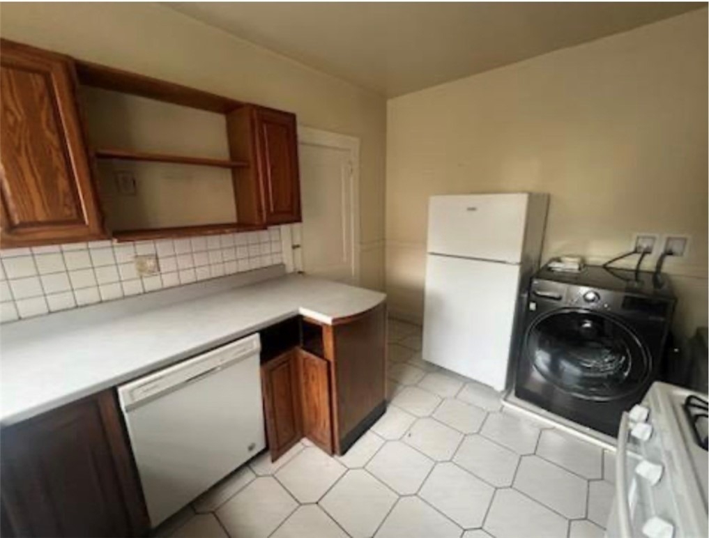 143 The Blvd - Photo 3