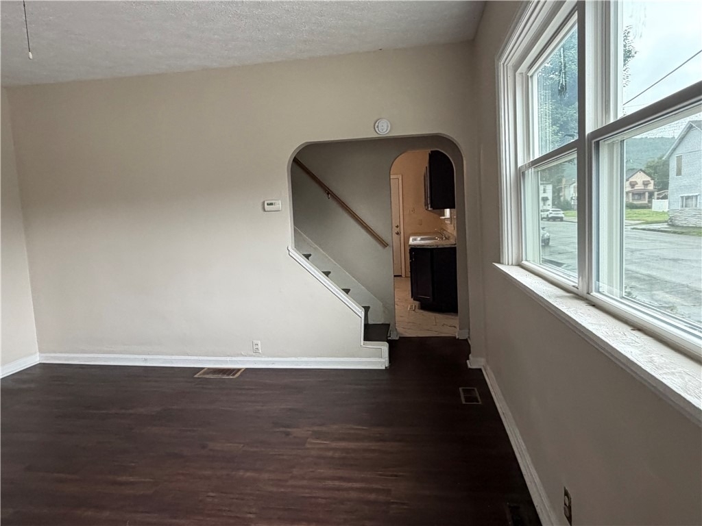 1700 5th Ave - Photo 2