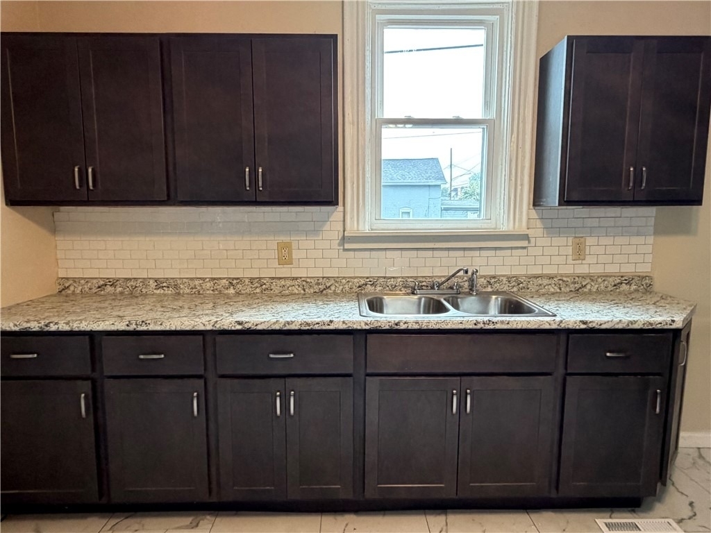 1700 5th Ave - Photo 4