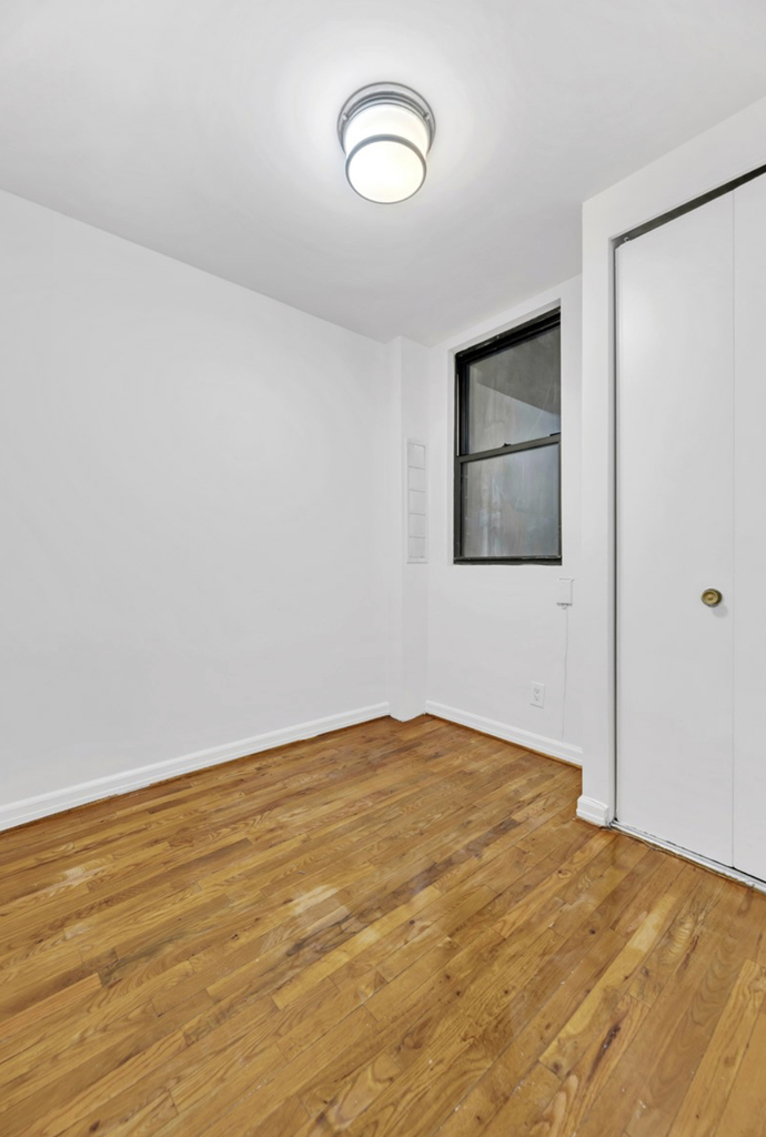West 49th Street - Photo 3