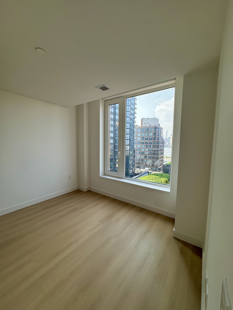 18 India Street - Photo 1