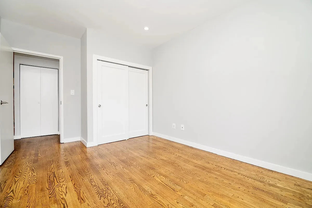 152 Ludlow Street - Photo 1