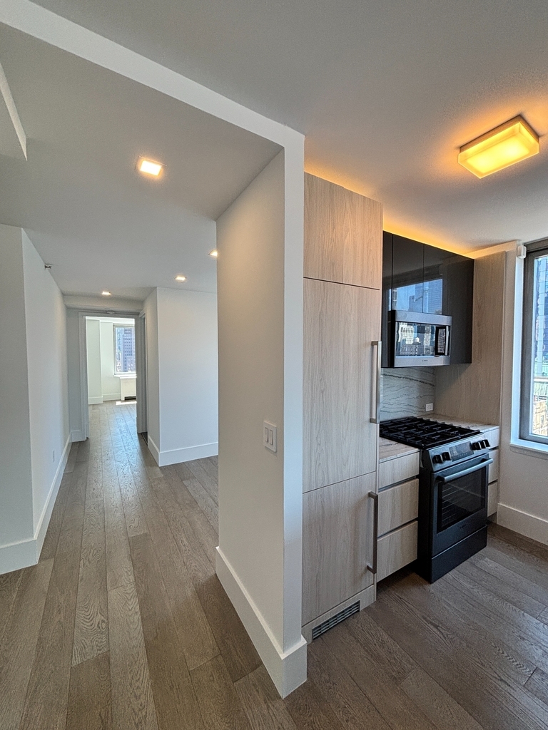  west 47th street  - Photo 3