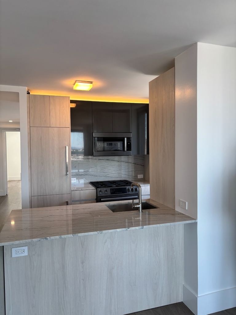  west 47th street  - Photo 2