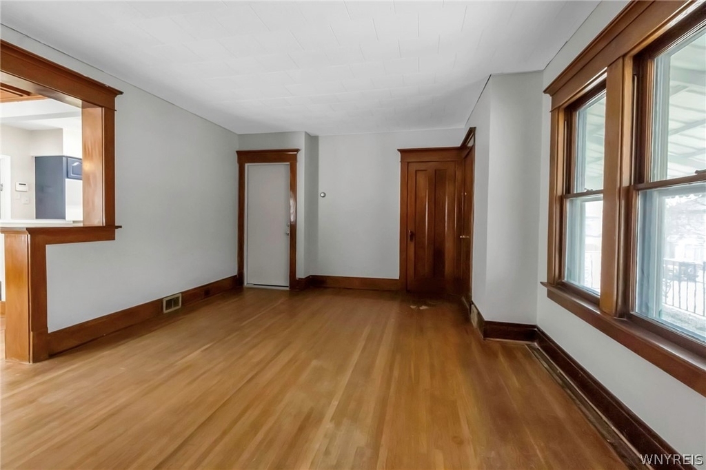 2514 Delaware Avenue - Photo 17