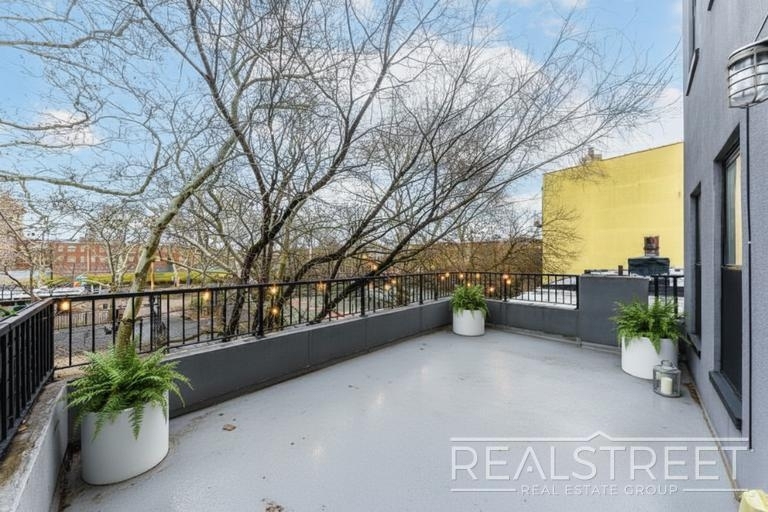 645 Knickerbocker Ave - Photo 11