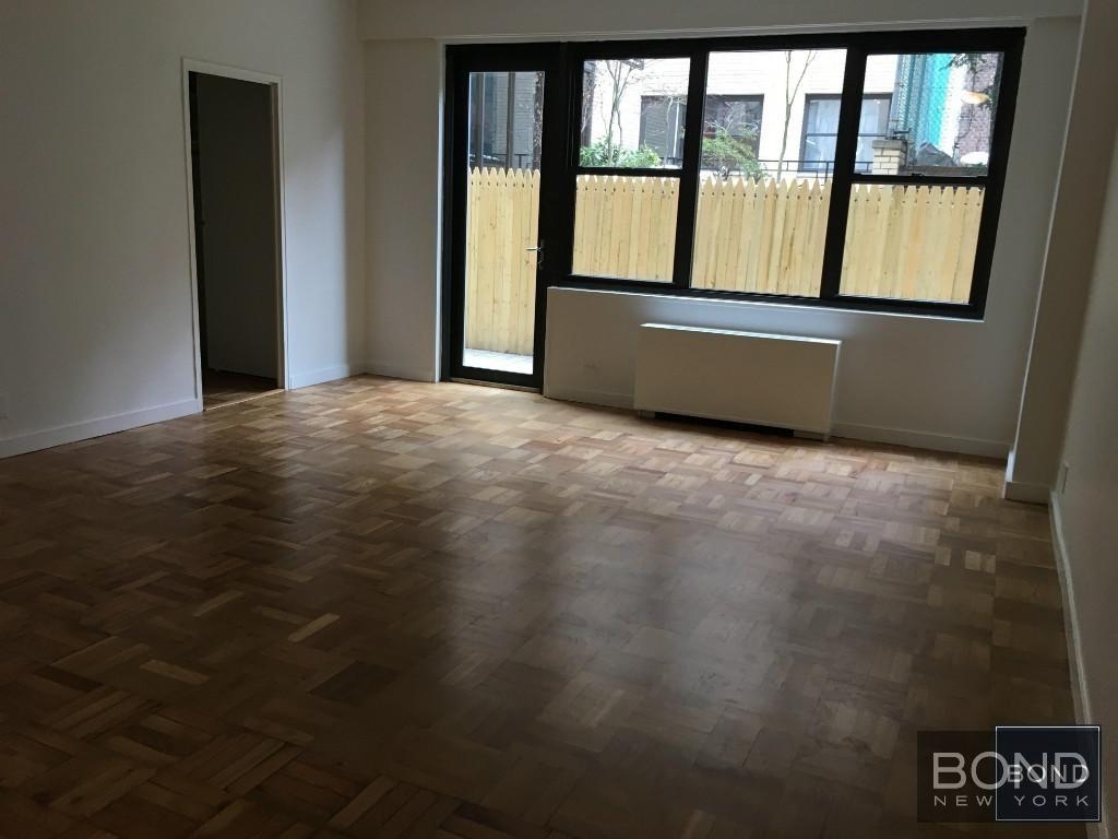 East 49th Street - Photo 2