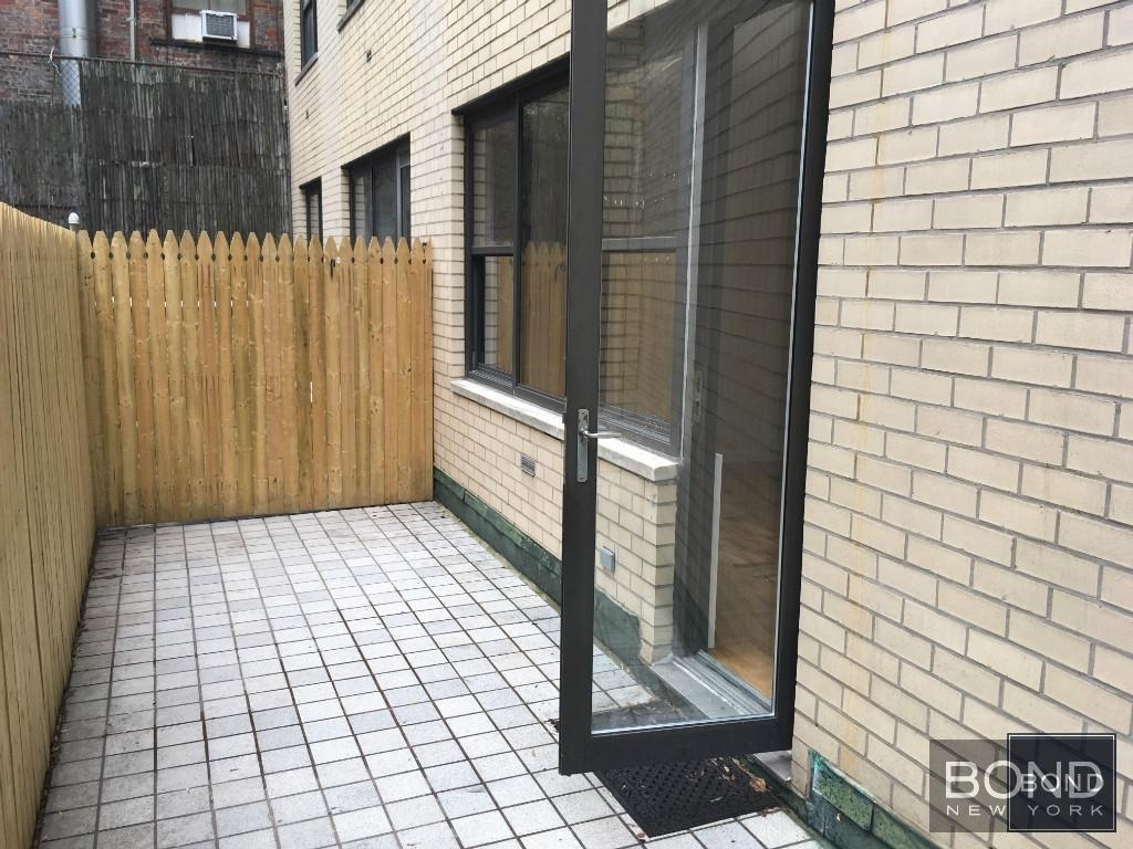 East 49th Street - Photo 0