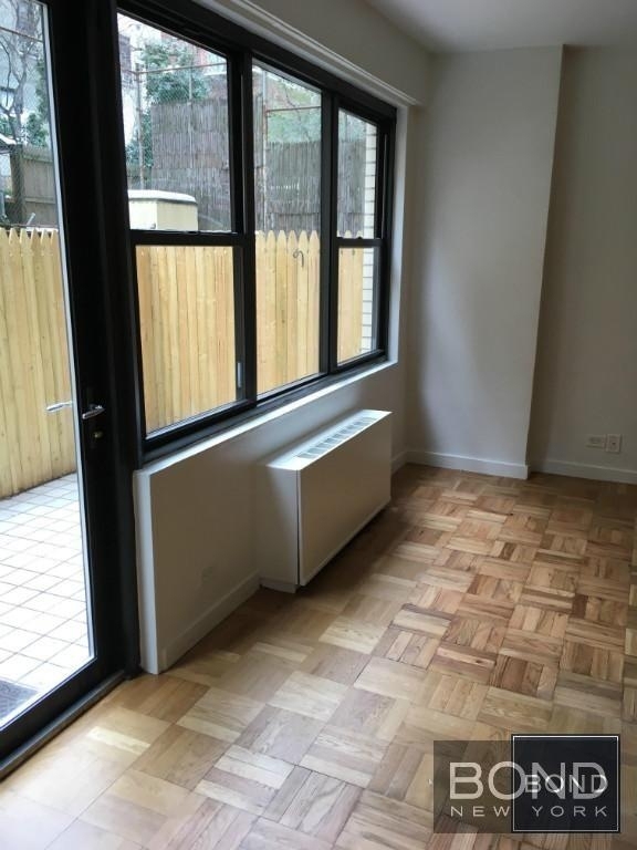 East 49th Street - Photo 1