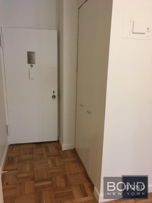 East 49th Street - Photo 6