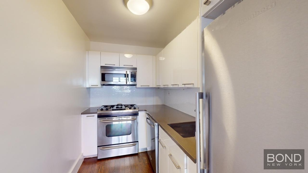 East 63rd Street - Photo 12