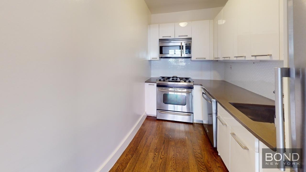 East 63rd Street - Photo 10