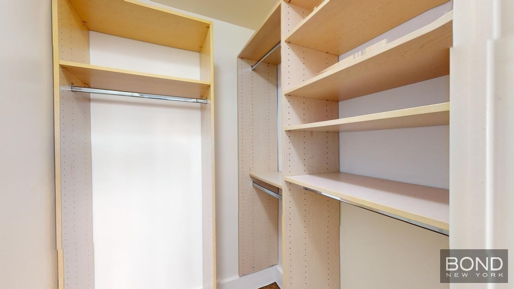 East 63rd Street - Photo 4