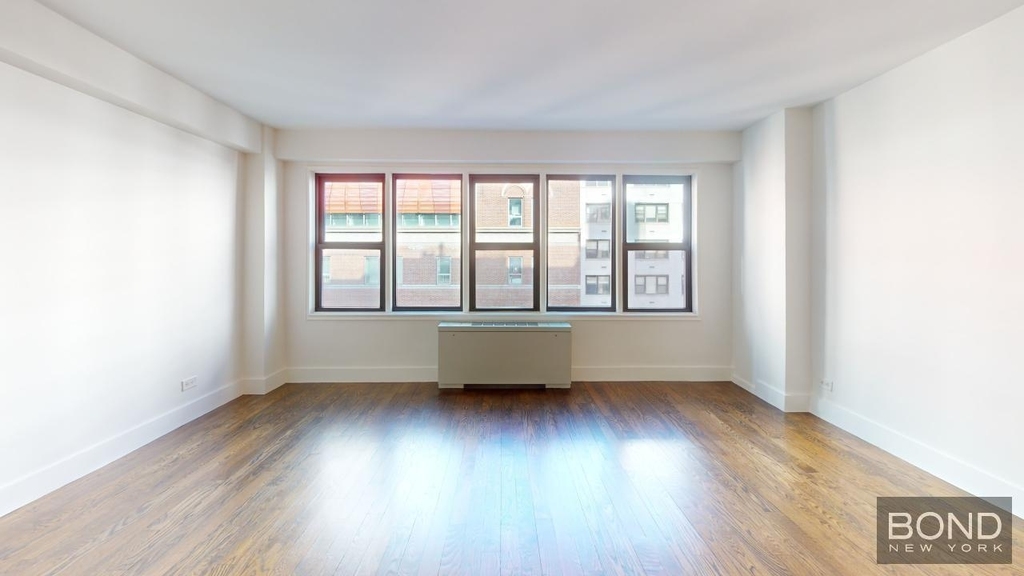 East 63rd Street - Photo 16