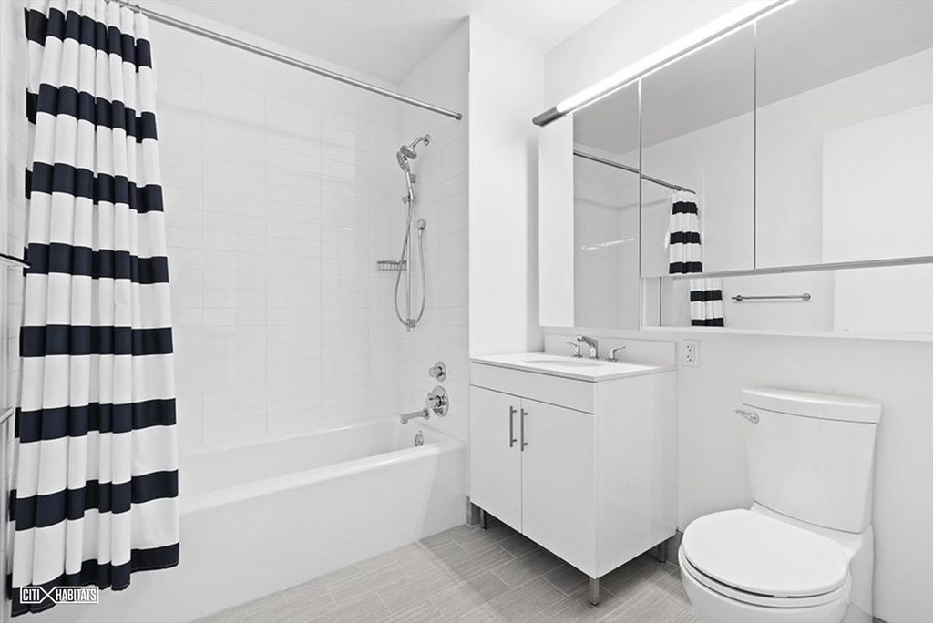 West 57th St - Photo 4