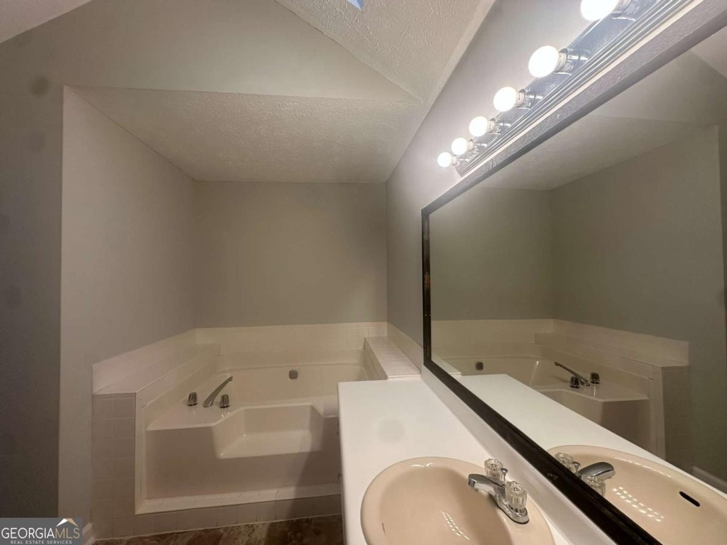 40 Lake Court - Photo 14