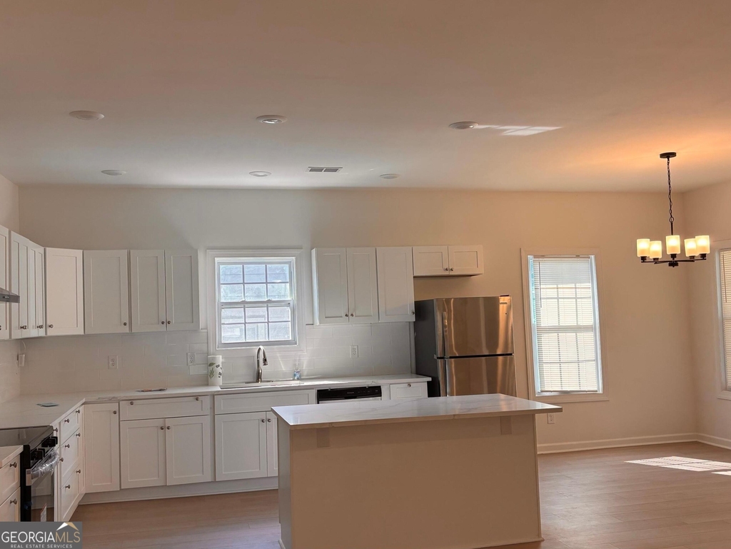 1454 Saint Francis Avenue - Photo 4