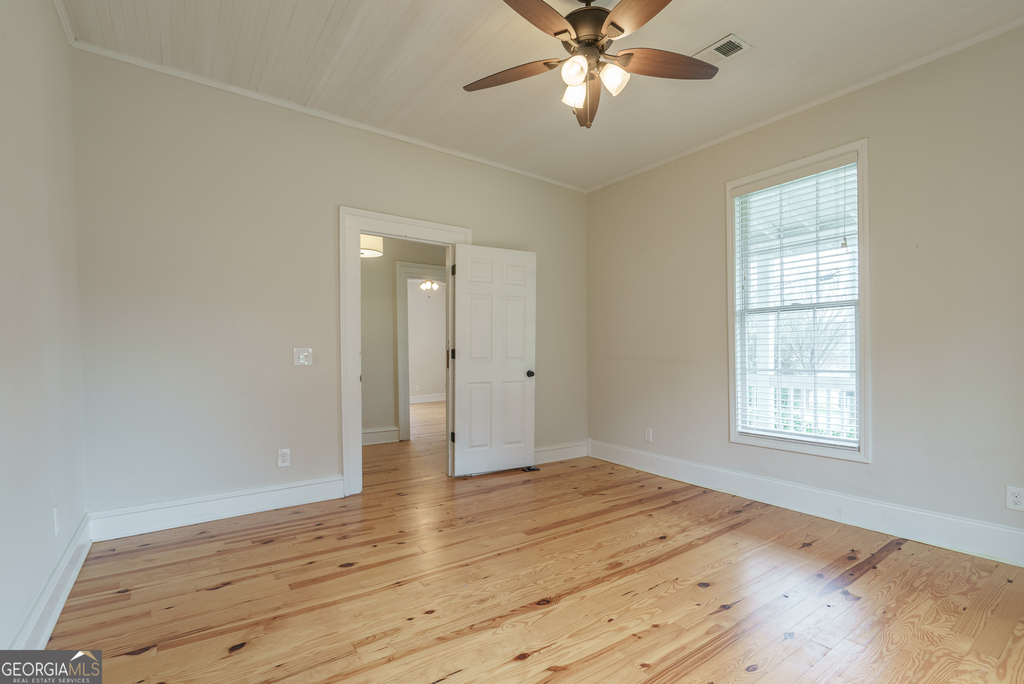 696 North Avenue - Photo 7