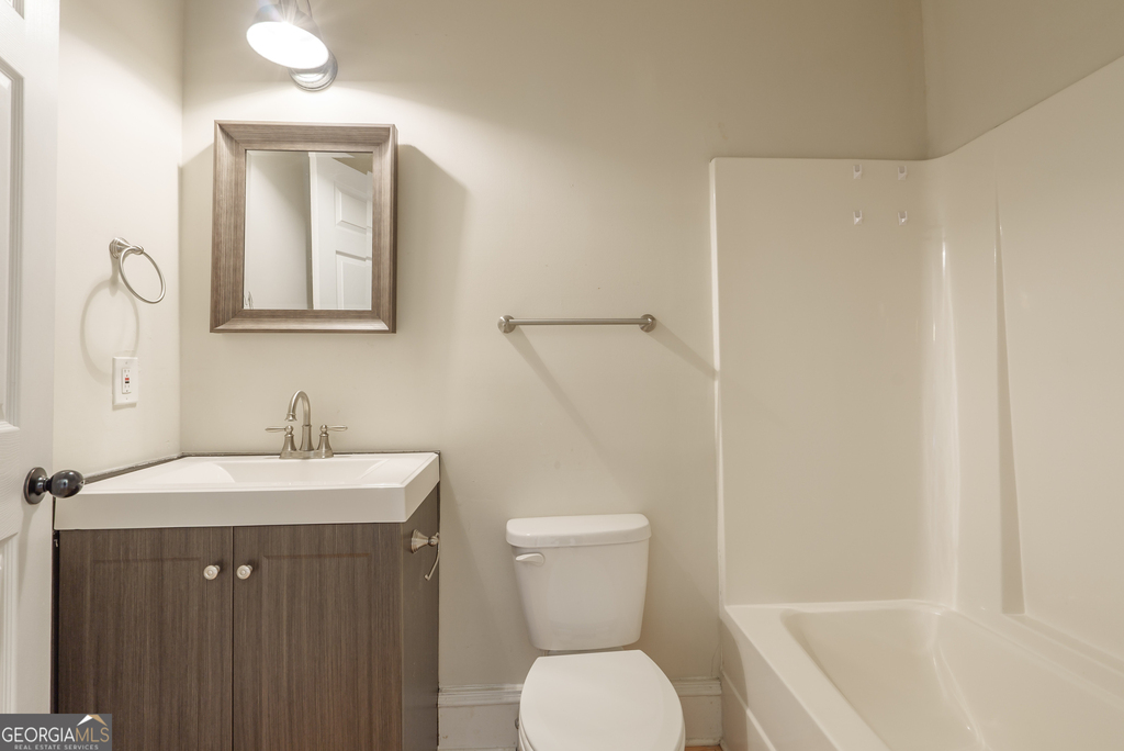 696 North Avenue - Photo 10
