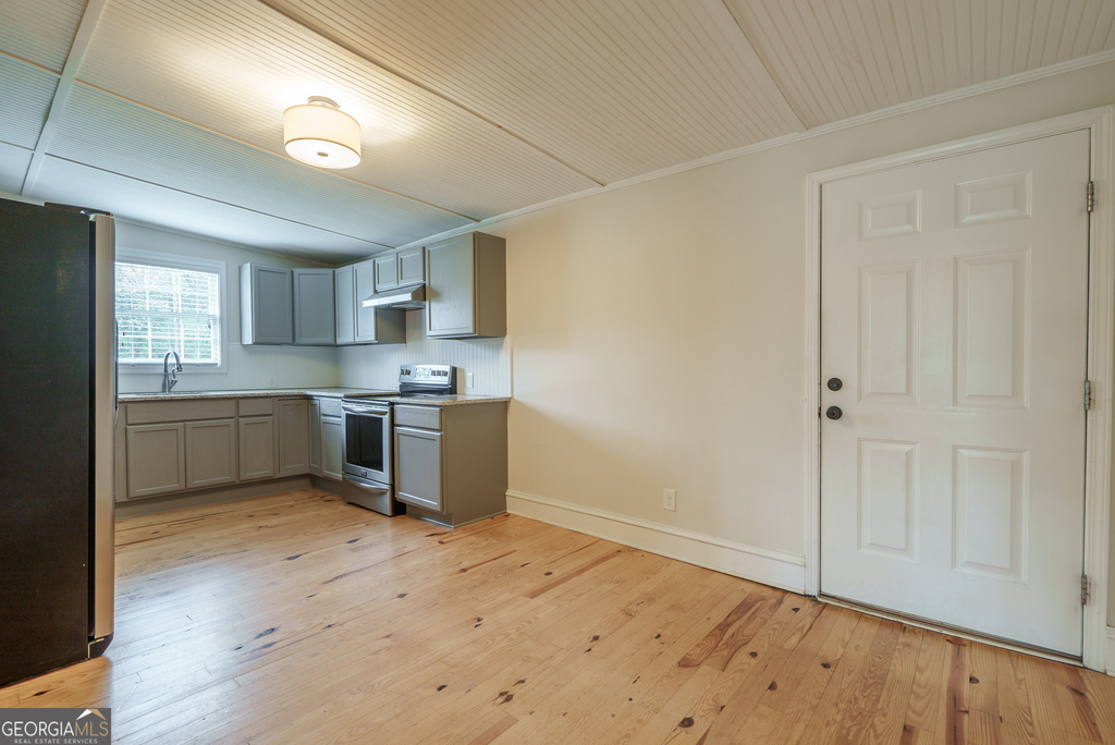 696 North Avenue - Photo 11