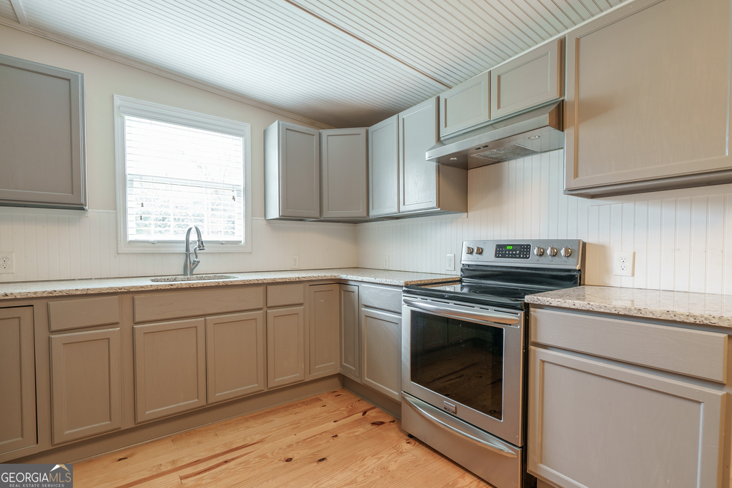 696 North Avenue - Photo 17