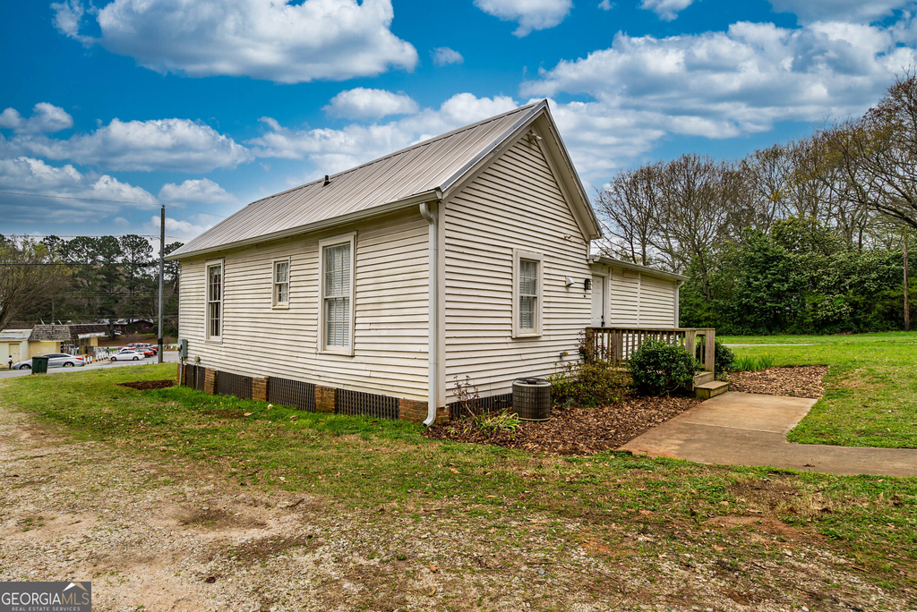 696 North Avenue - Photo 24