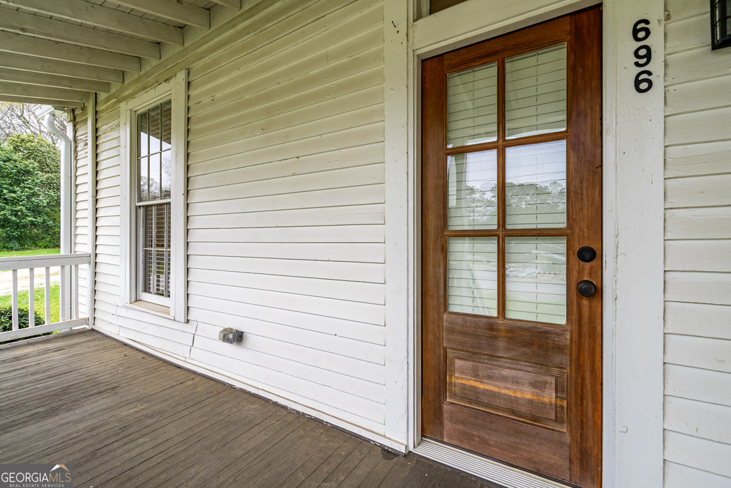 696 North Avenue - Photo 3