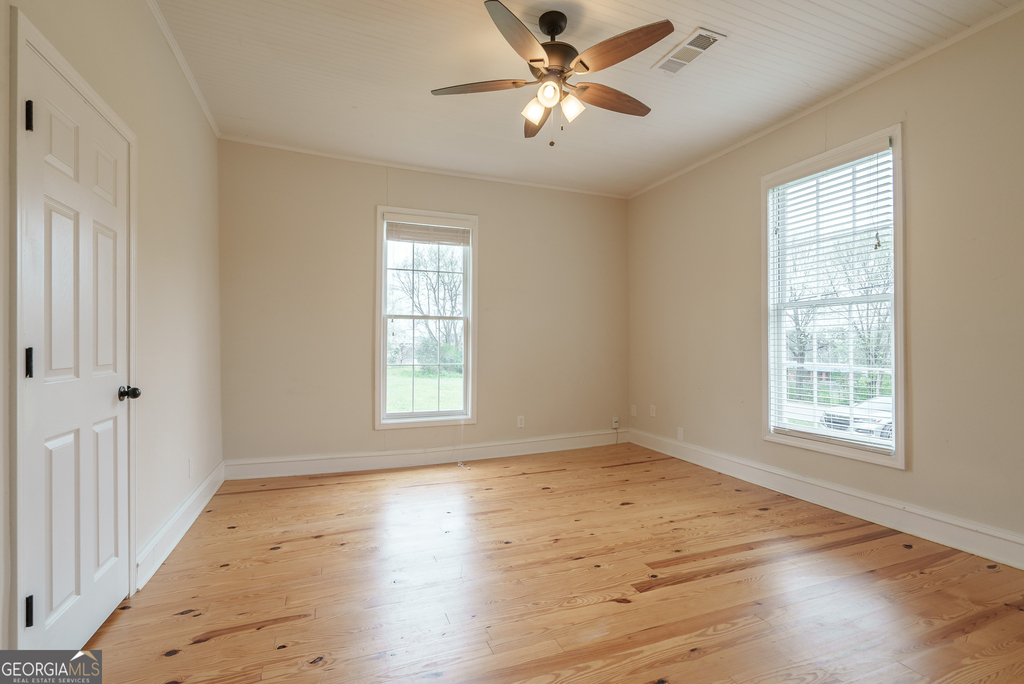 696 North Avenue - Photo 8