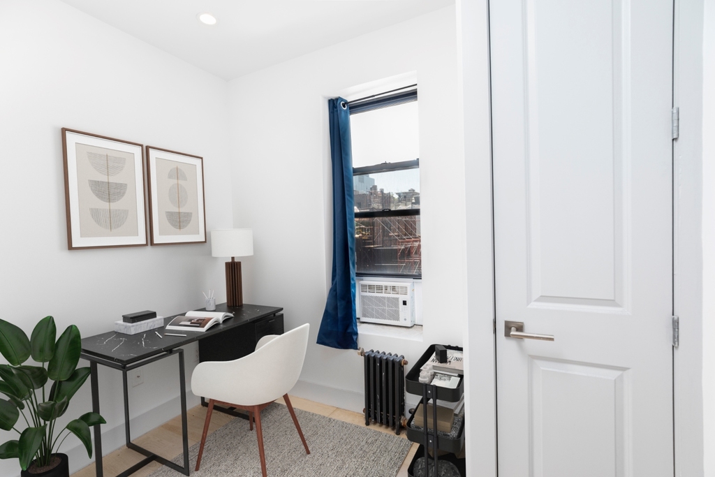 47 East 7th Street - Photo 4