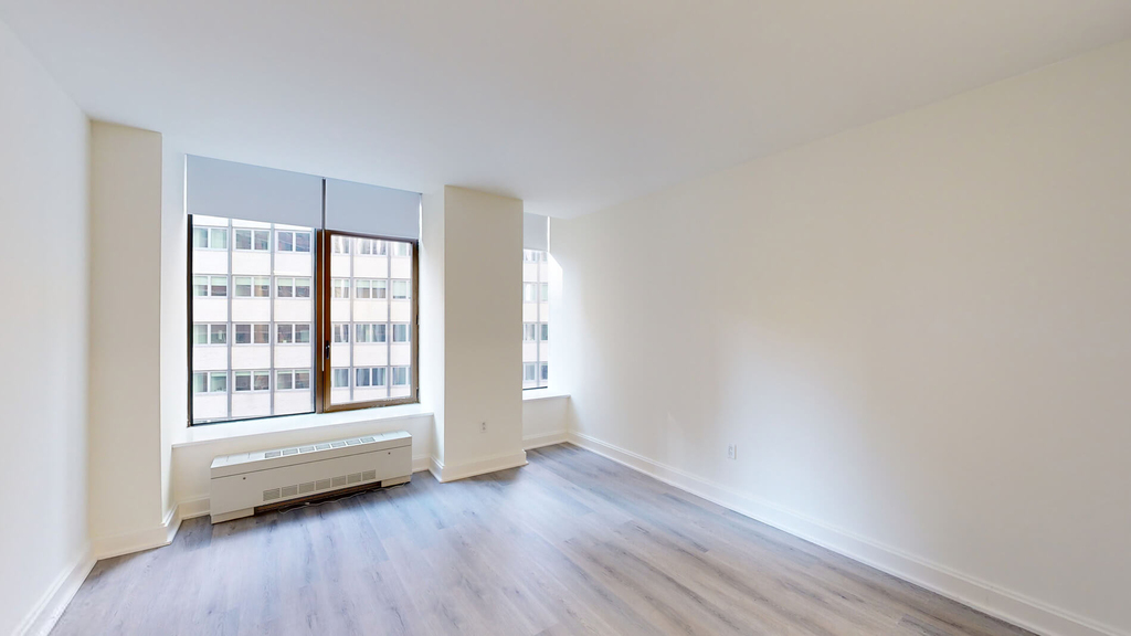 10 Hanover Square - Photo 2