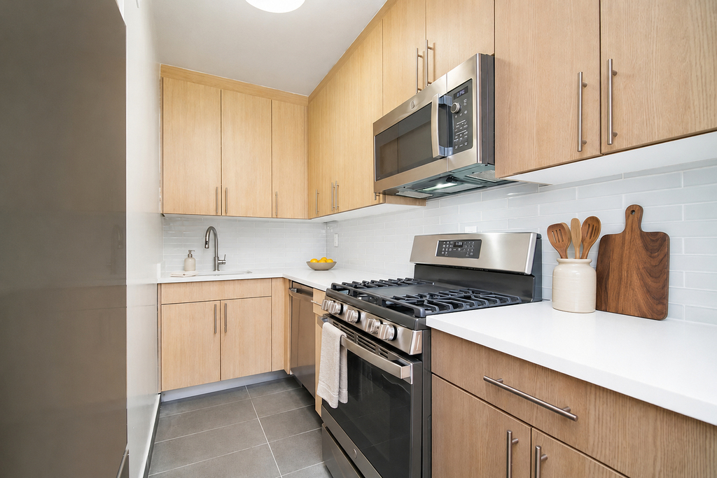 W 53rd Street - Photo 1
