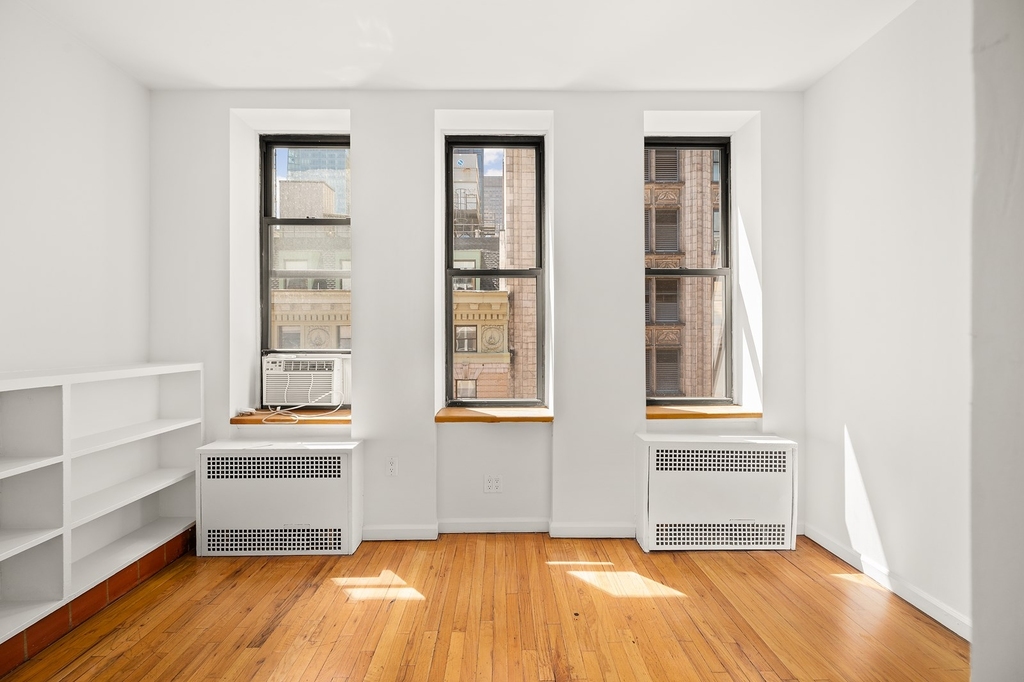 Madison Avenue - Photo 2