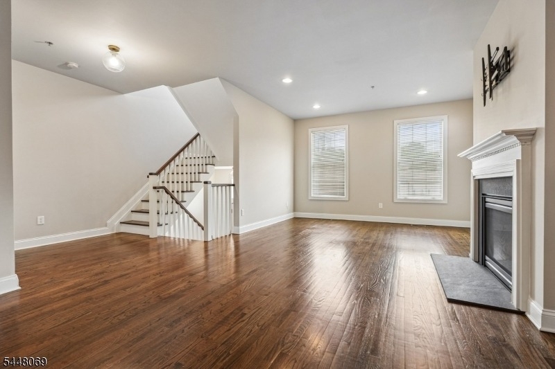 36 Bloomfield Ave - Photo 3