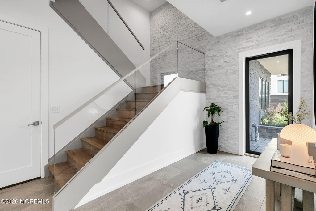 200 Ocean Avenue N - Photo 4
